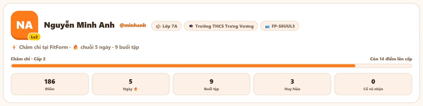 Đầu trang FitPass: ảnh đại diện chữ cái, huy hiệu cấp độ, tên, @username, lớp, trường, mã FitPass, thanh lên cấp và 5 ô chỉ số